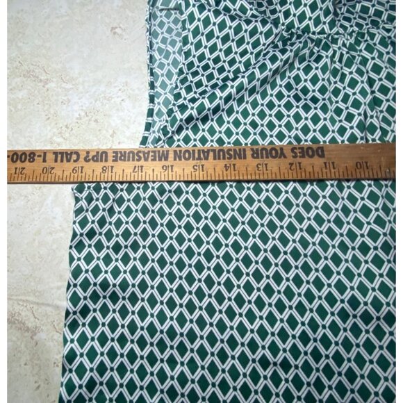H & M Green Diamond Print Sleeveless Blouse Back Tie Detail Light & Comfortable - Picture 7 of 7